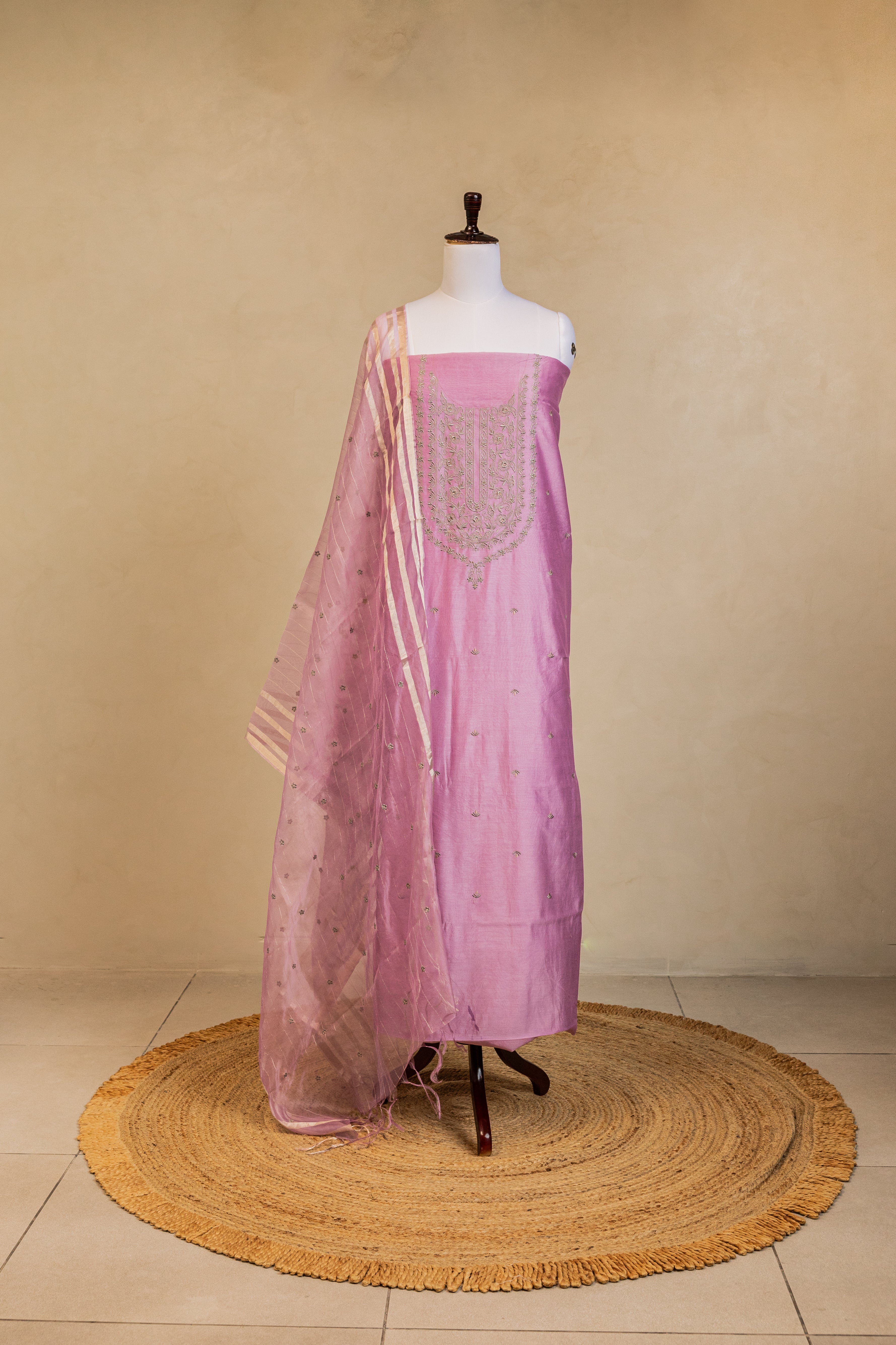 Mauve Cotton Silk Embroidered Handloom Banarasi Suit