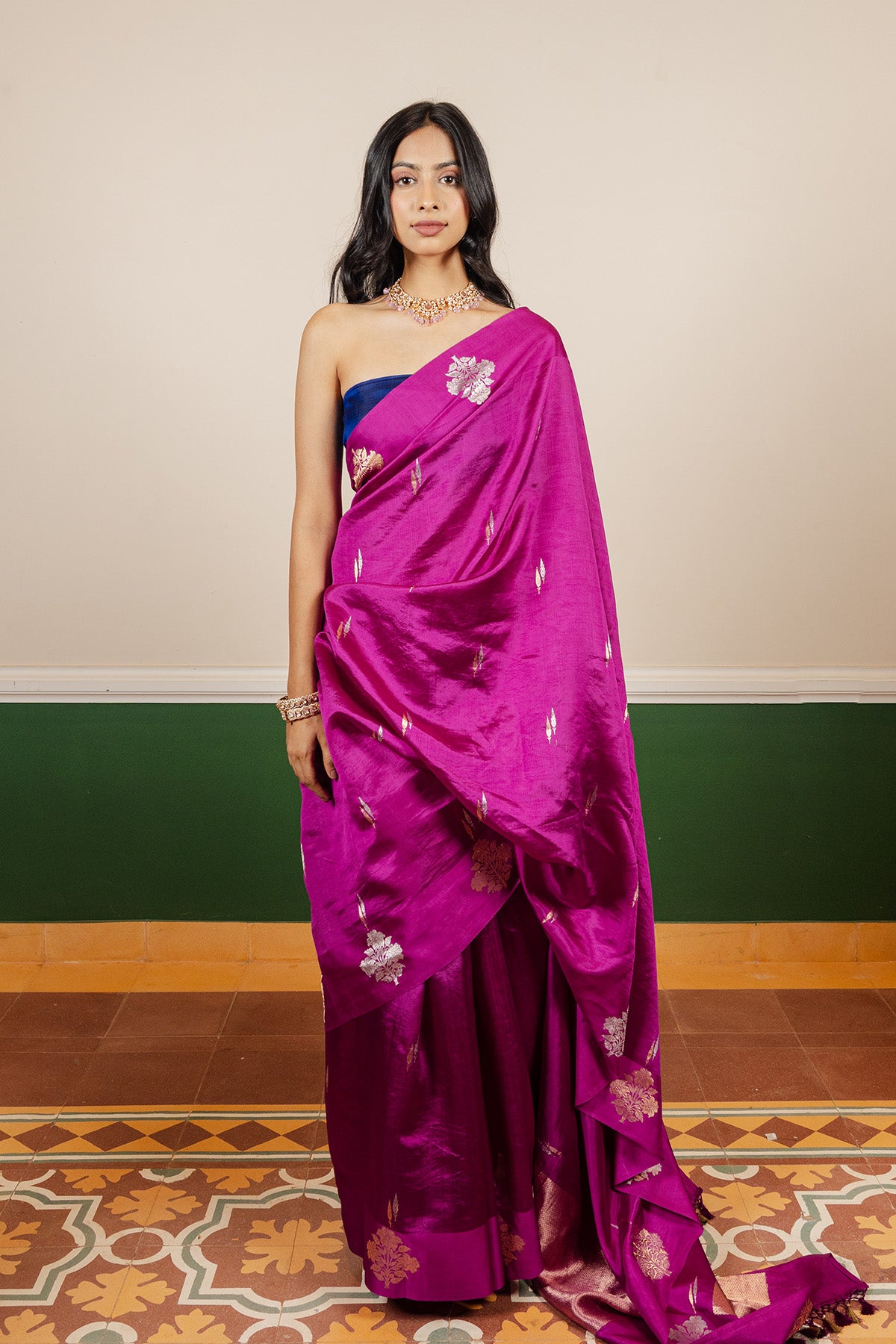 Magenta Booti Katan Silk Banarasi Handloom Saree