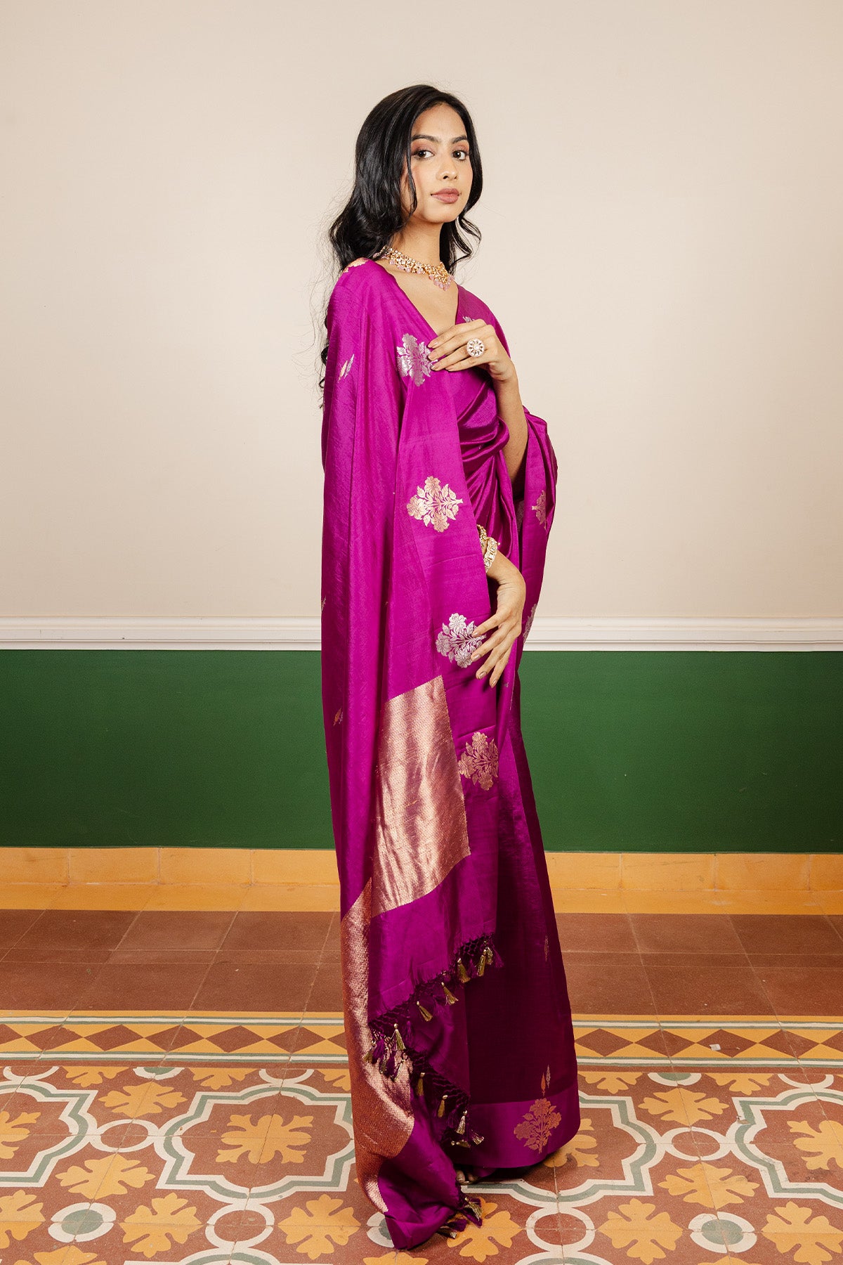 Magenta Booti Katan Silk Banarasi Handloom Saree