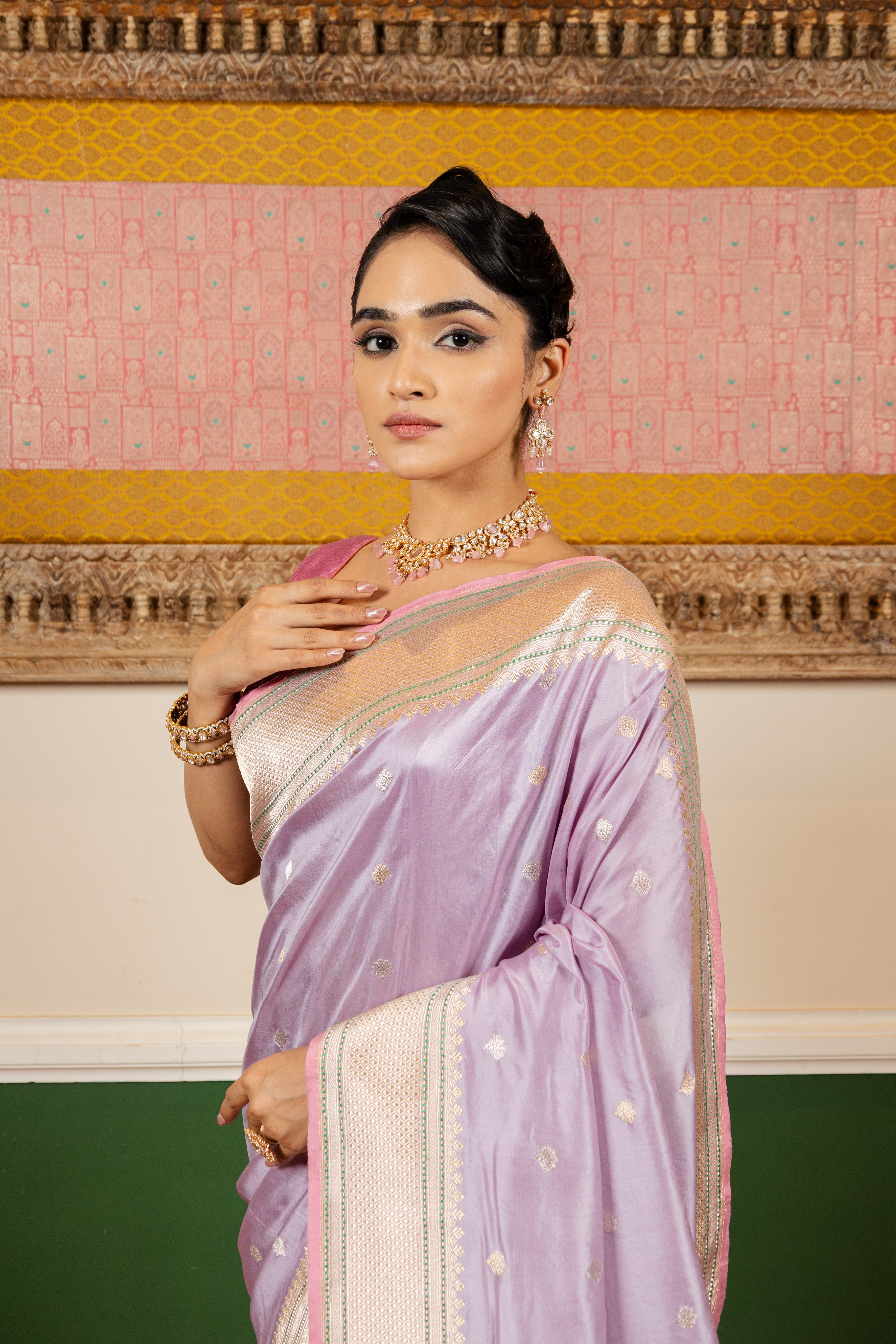 Lavender Sonarupa Booti Katan Silk Handloom Banarasi Saree