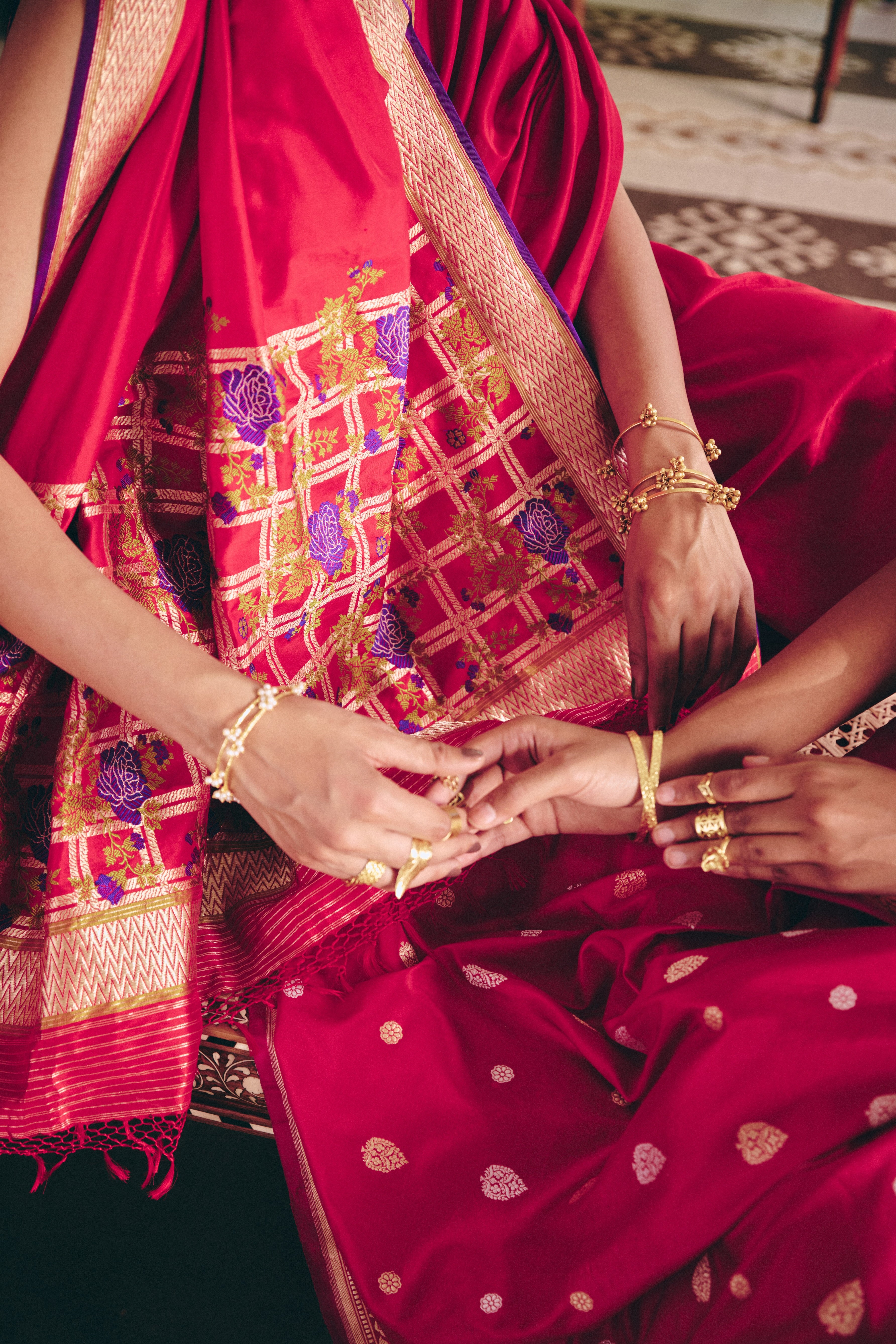 Red Rose Jaal Aachal Katan Silk Saree