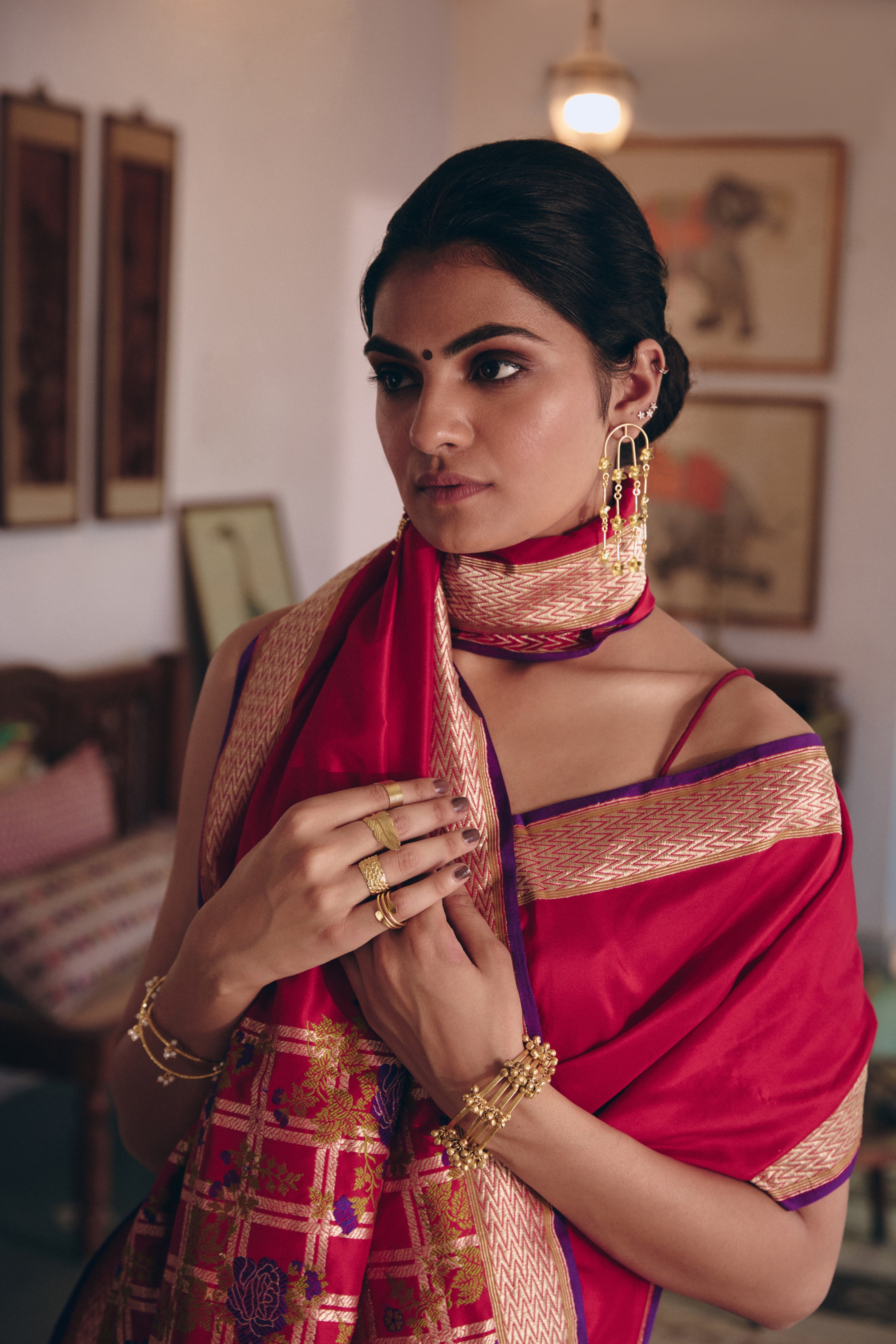 Red Rose Jaal Aachal Katan Silk Saree