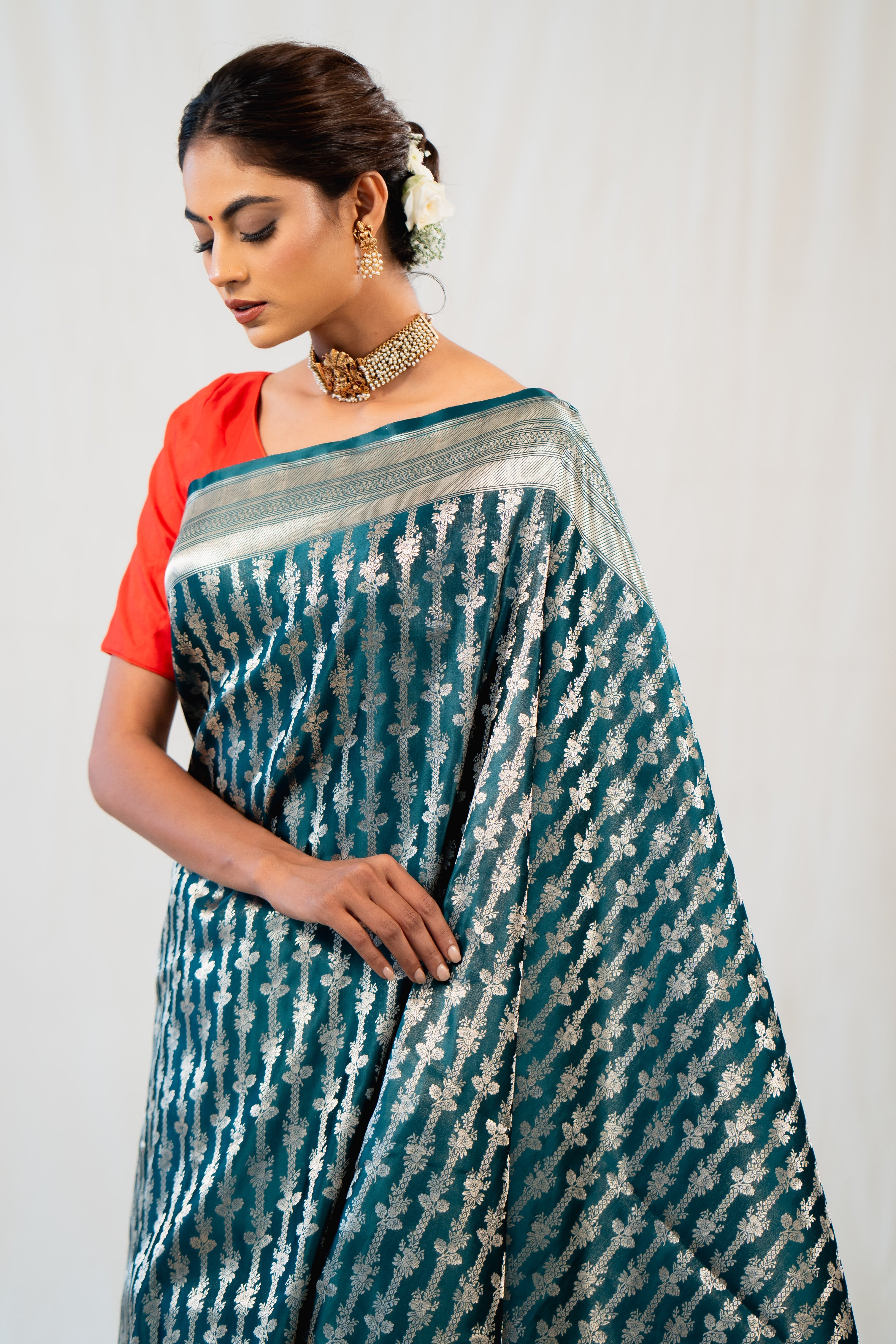 Green Booti Stripe Satin Katan Silk Banarasi Handloom Saree