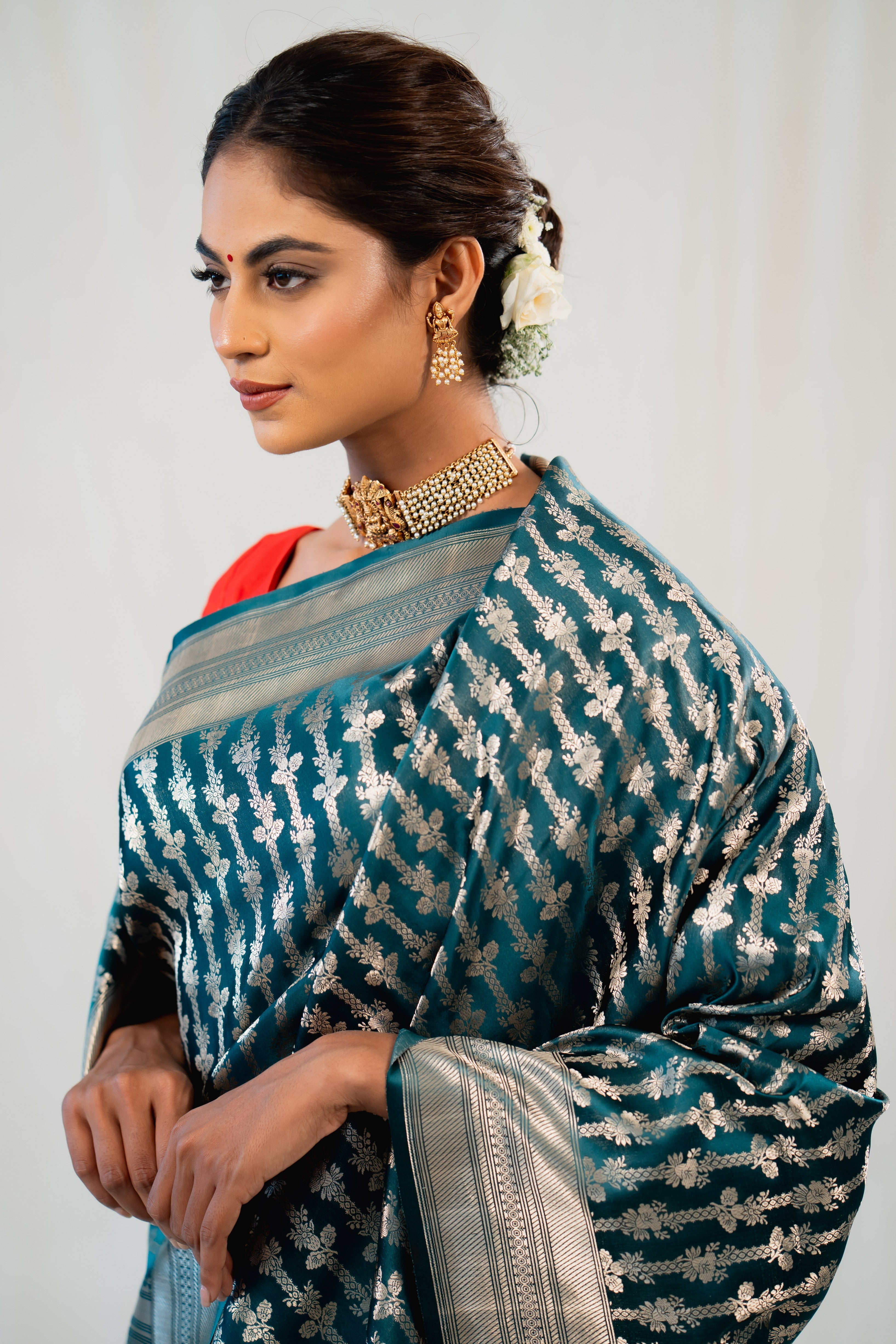 Green Booti Stripe Satin Katan Silk Banarasi Handloom Saree