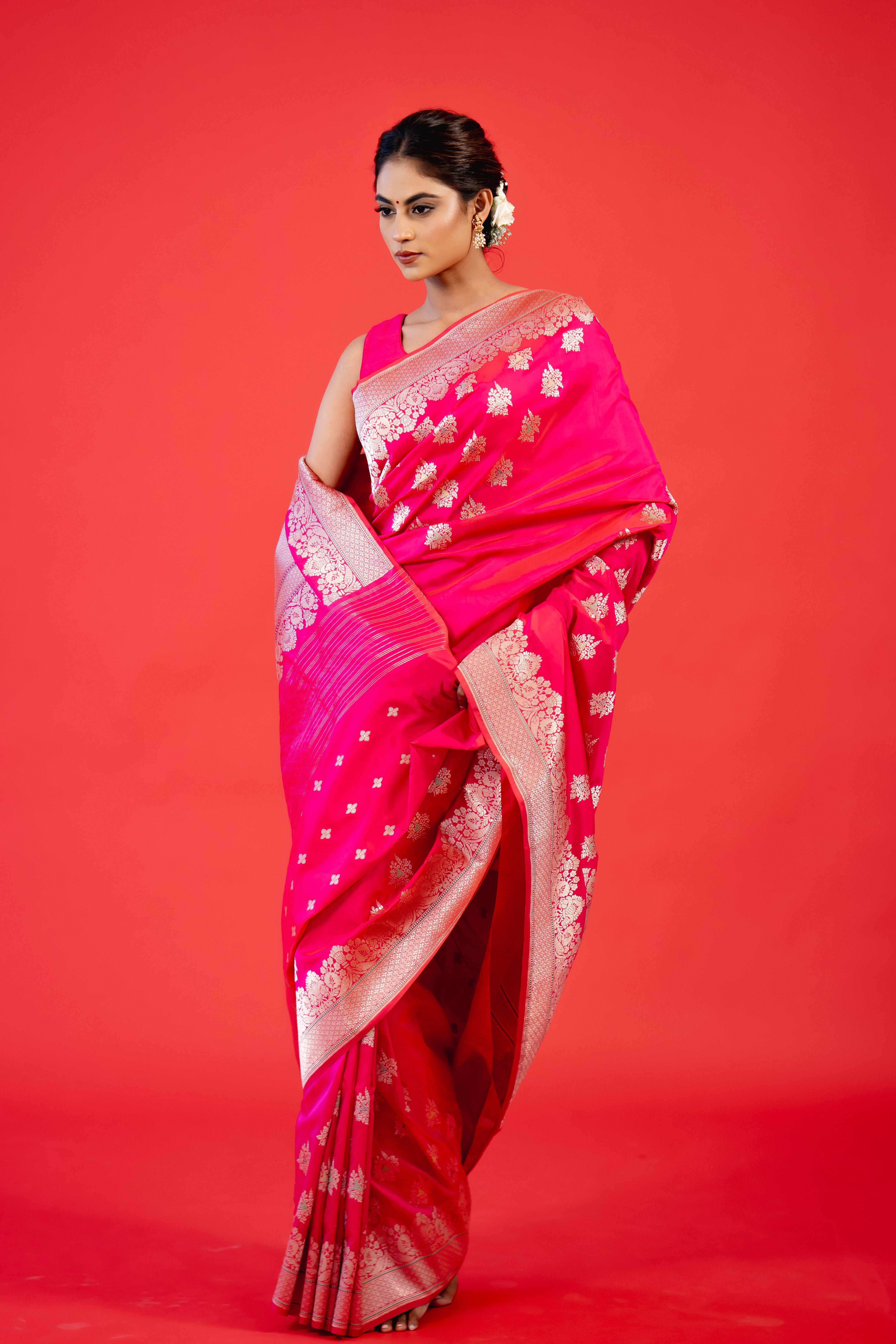 Rani Meenakari Booti Katan Silk Handloom Banarasi Saree