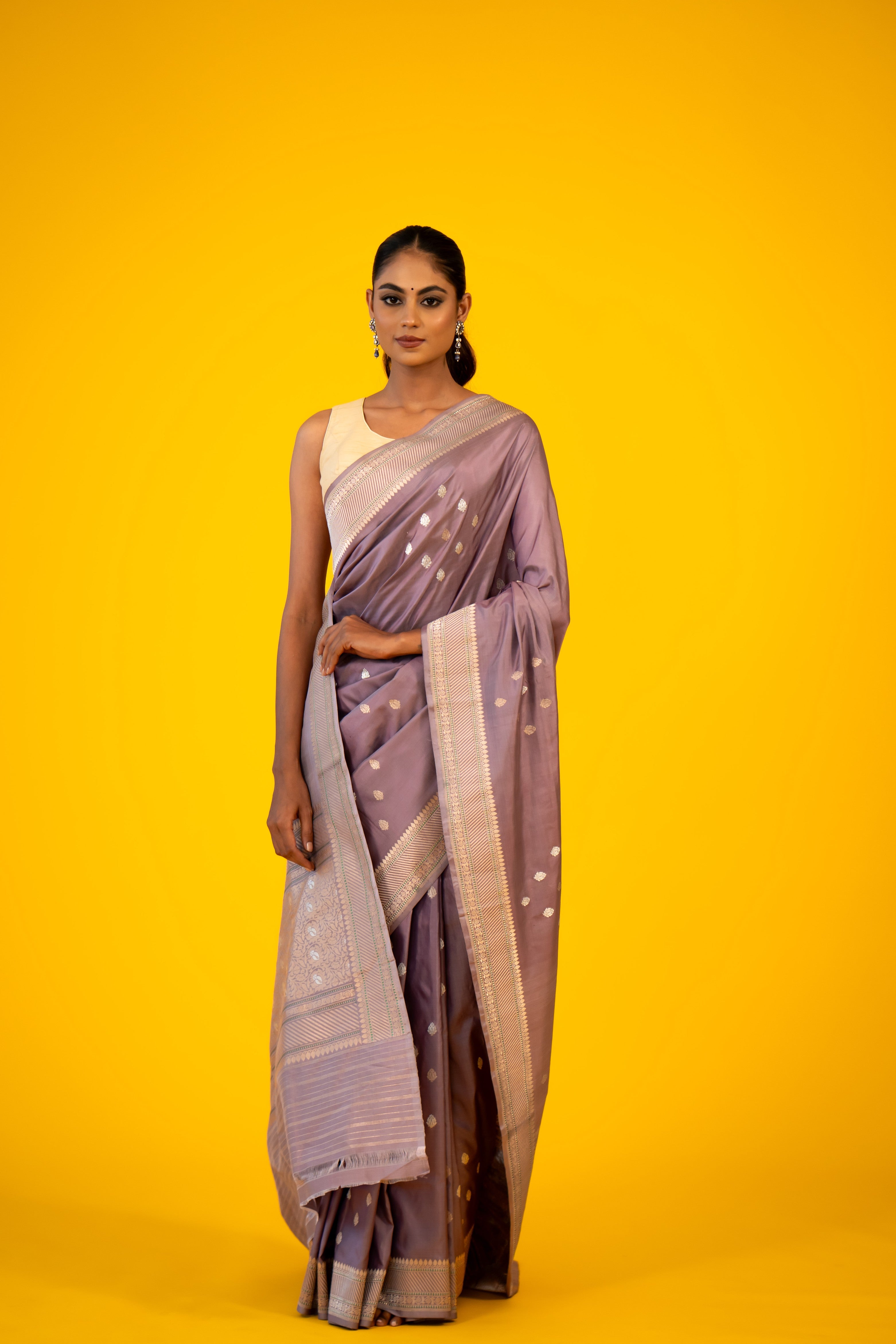 Lavender Sonarupa Booti Katan Silk Handloom Banarasi Saree