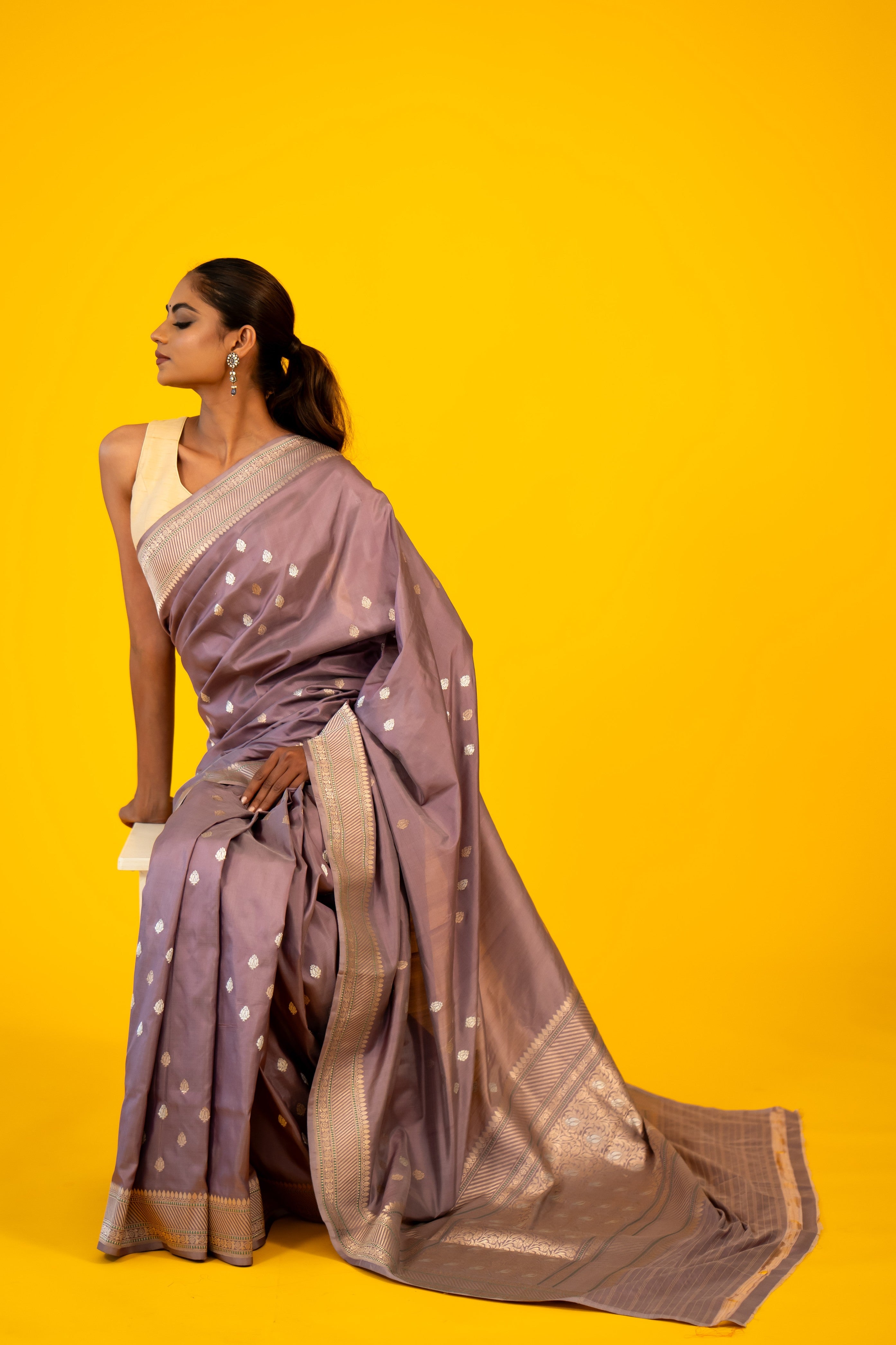 Lavender Sonarupa Booti Katan Silk Handloom Banarasi Saree